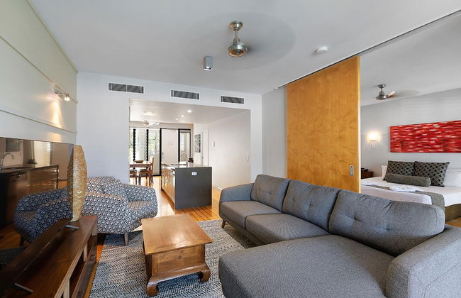 The Boathouse Apartments - Photo 6