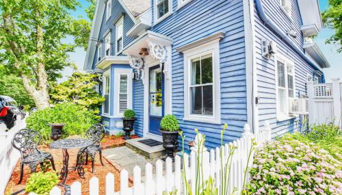 Gas Fireplace Front Patio & Parking Spot - Photo 4