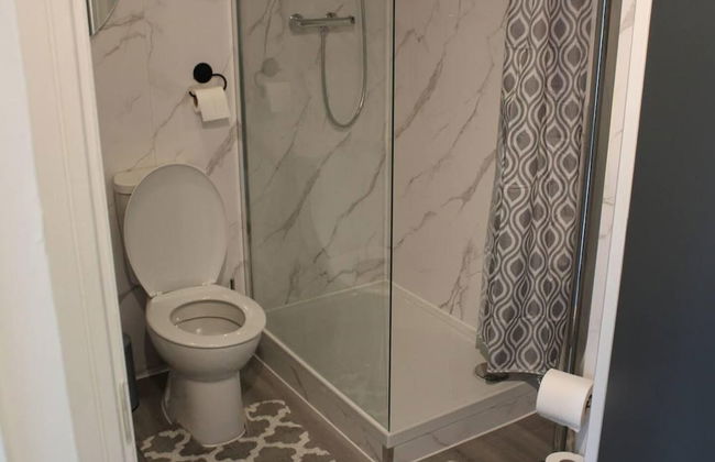 Apartment - Sleeps 4 - Garden - Parking - Photo 10