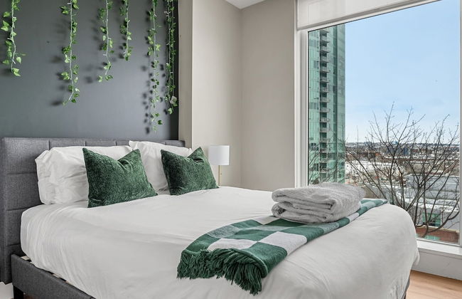 By Stampede Free Parking Banff Pass Wine More - Photo 2