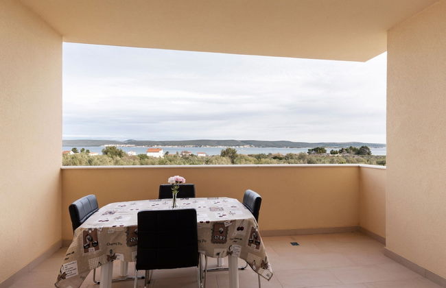 Simplistic Apartment in Neviđane with Balcony - Foto 18