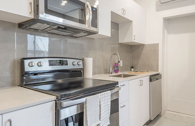 Beautiful Private Bedroom in Mile-End - Foto 45