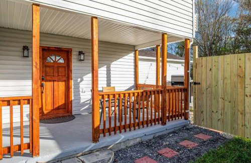 Pondview 4BR Cabin-Walk to Caverns, Hot Tub, Wi-Fi - Foto 26