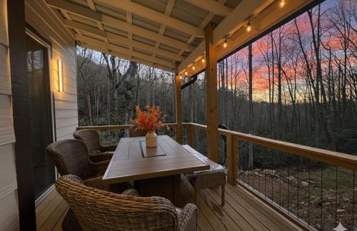 Creek side Mountain Perfect for Families ,We are just 5 to 7 minutes from the entrance of Pisgah Forest, where you ll find many rivers and waterfalls - Foto 9