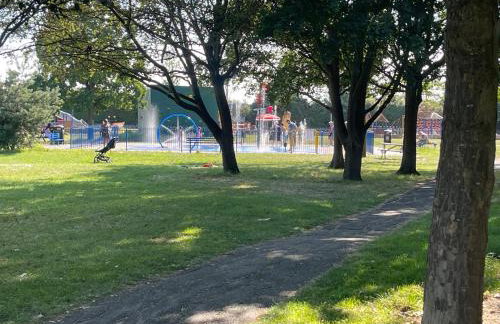 Cosy Flat behind a CreekBeach in Grays - Foto 2