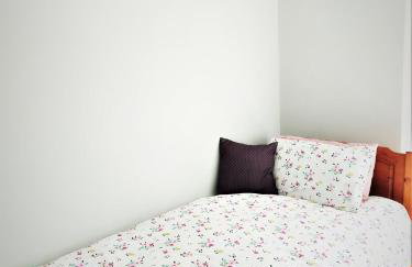 Newly Refurbished 2- Bed Stylish Home - Foto 37