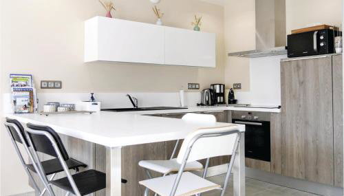 Gorgeous Home In Saint Germain Sur Ay With Wifi - Foto 3