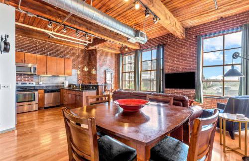 Holiday Magic Awaits-Host in STL DWTN Loft-6D - Foto 20