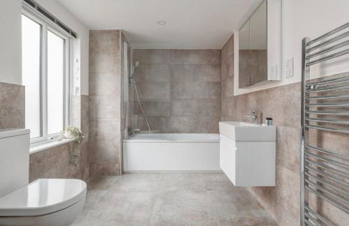 Chalice Close by Grandeur Property - Foto 23