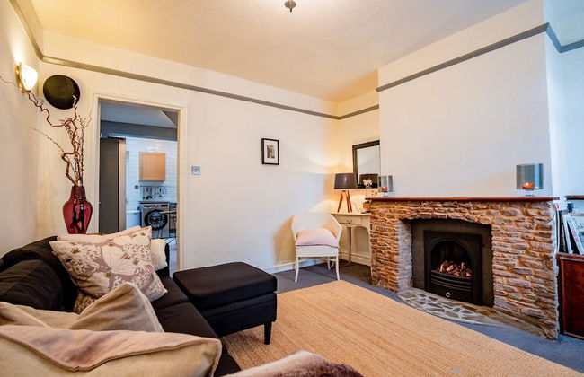 Host Stay Over the Bridge Cottage - Foto 1