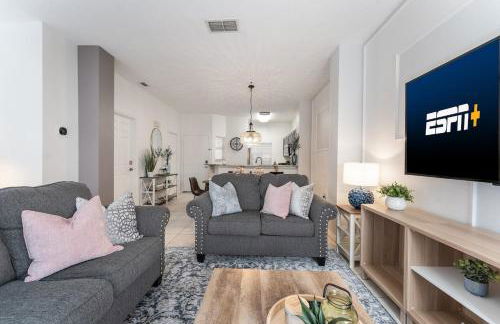 Stay Close to Disney in Your 3-Bedroom Haven - Foto 2