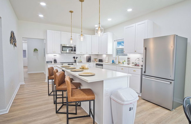 Perfect Spot to Relax 4br/3ba Near Dtown Hemisfair - Foto 27
