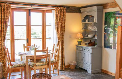 High Grove - Photo 13