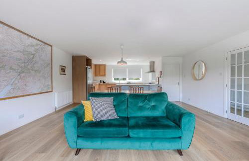 Heathercroft House-Modern 3 bedroom house with stunning views - Photo 2
