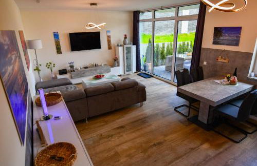 Elegantes & modernes Apartment NeLi mit Terrasse, 100m zum Hafen Röbel Müritz - Foto 6