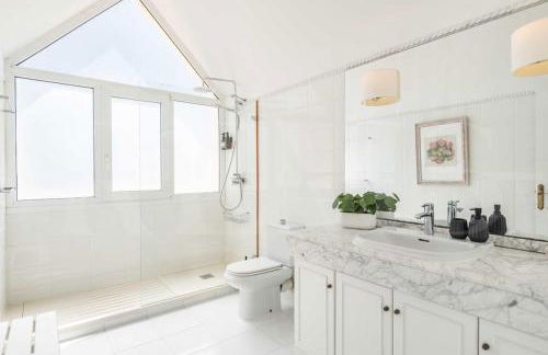 Luxury Sea View Villa with Pool & Terrace REMS - Photo 46