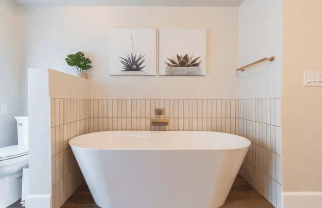 20 Acre Panoramic View Estate Hot Tub, Pickleball & Game Room - Photo 22