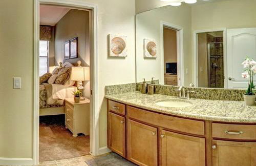 Cozy Pool 4 Bed Home With Spa 4 Bedroom Home by RedAwning - Foto 16