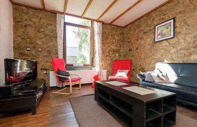 Nice Holiday Cottage Situated in the Heart of the Ardennes - Photo 3