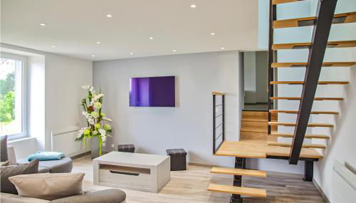 Gorgeous Home In Ussel With Wifi - Foto 2