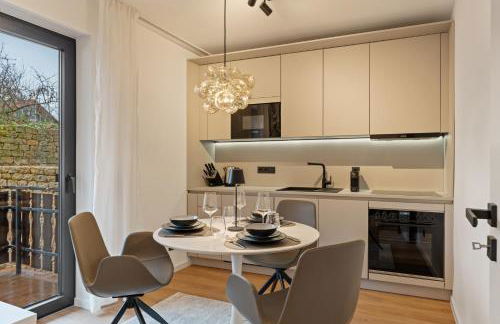 1-2 Personen - Parkplatz - Fahrradgarage - Zentrum - Küche - Balkon - Klima - Foto 8