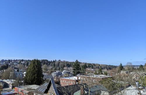 A premier smart condo with parking - Foto 34