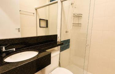 Flat com Piscina Guarajuba 2 Quartos 100m da Praia - Foto 12