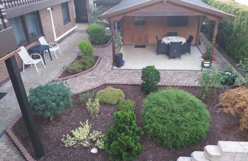 2-Zimmer Ferienwohnung mit überdachten Sitzplatz im Garten - Foto 1