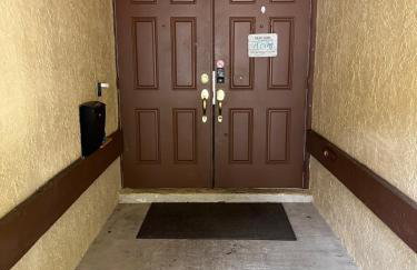 Entire Single Family home 3 bed 2 bath in water front big cozy back yard view - Foto 18