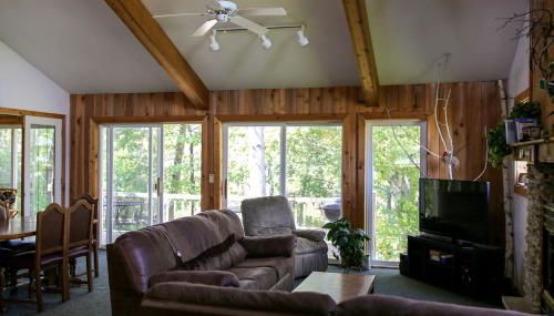 Lakefront Cabin Rental with a Paddle Boat near Wisconsin Dells, Wisconsin - Foto 4