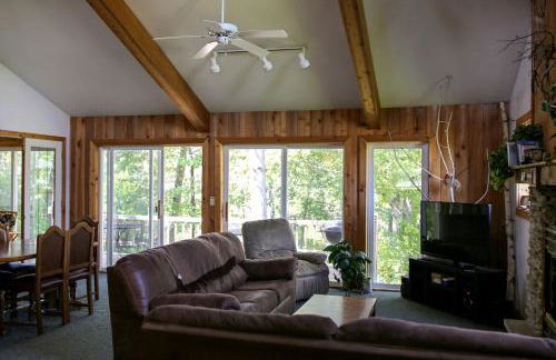 Lakefront Cabin Rental with a Paddle Boat near Wisconsin Dells, Wisconsin - Foto 4