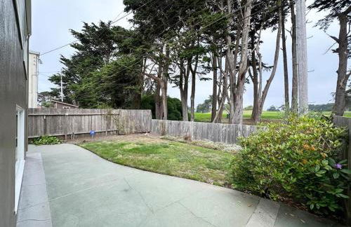 Mid-Century Modern Home in Daly City - Photo 20