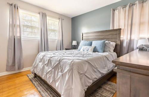 Updated home near Fort Jackson - Foto 29