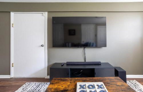 Entire Home on the water, 2 kayaks, Game room, Firepit, BBQ grill, Netflix WiFi - Foto 7