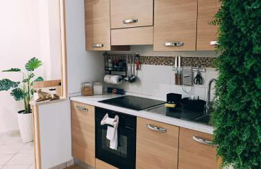 Domus REA - Appartamento moderno con check-in automatico H24 e area esterna privata - Foto 9