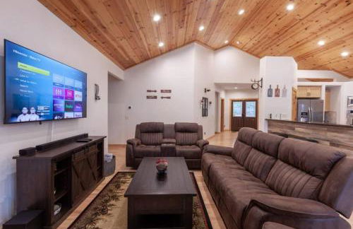 Hillside Hideaway - game rm - master spa - Luxury - Foto 5