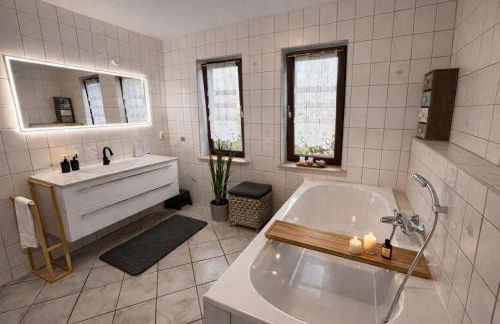 Ferienhaus ,,Pier 7" am See - 2 Wohnungen mit Garten für bis zu 11 Personen, einzeln oder zusammen buchbar - Foto 20