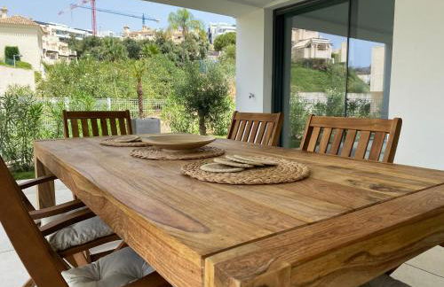 Luxury Blue Maritimo 2 Bedrooms Apartment Artola Homes Cabopino - Photo 12