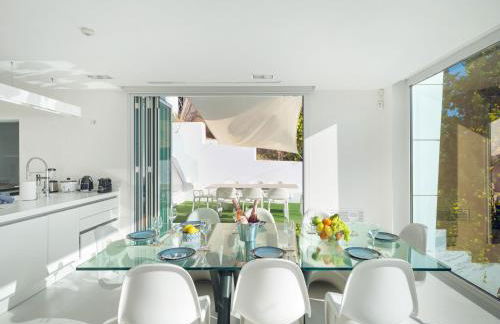 Villa in Sitges with Pool, Jacuzzi, BBQ, View, AC, 12Pax - Foto 16