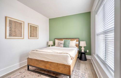 The 2BR Soul Lounge - 91 WalkScore - Photo 4