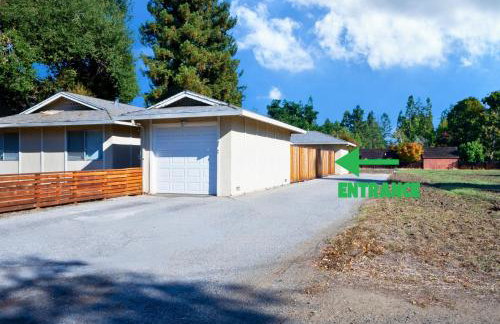 Central 3BR Home Steps from Castro St - Foto 24