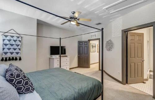 Modern, Insta-Worthy 2B Townhome in Walkable Springfield! - Photo 20