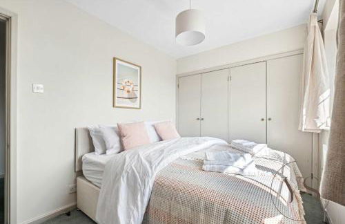 Spacious 6BR Villa in 32 Le More Birmingham with 7 Beds and Free Onsite Parking - Foto 10