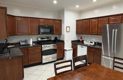 Quantico 3 BR SFH King Beds Game Room Walk to Train Station - Foto 48