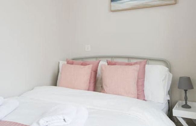 Panoramic sea Views in Beachfront apt w Balcony - Foto 15