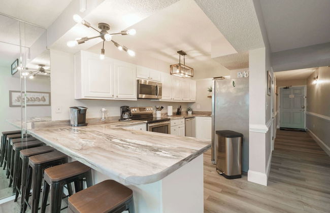 Bethys Beachy Beauty Regency Towers! - Foto 11