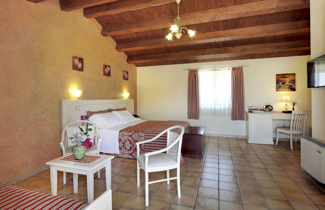 Artemisia Resort - Photo 17