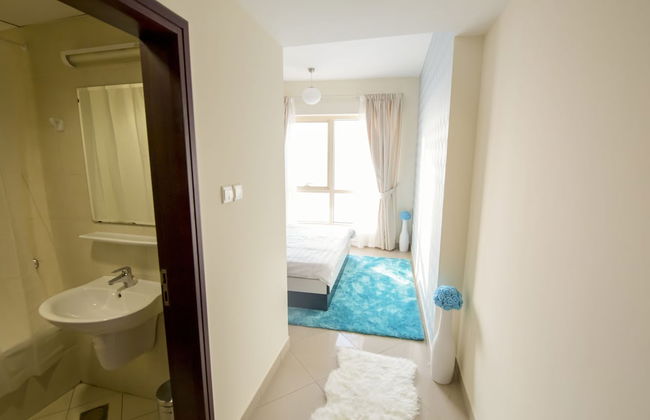 Deluxe Apartment with Lake View - Photo 12