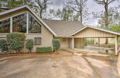 Pet-Friendly Lake Athens Home with Fireplace! - Foto 29