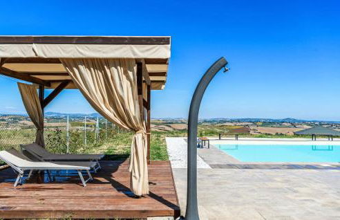 Awesome Apartment In Terre Roveresche - Foto 10